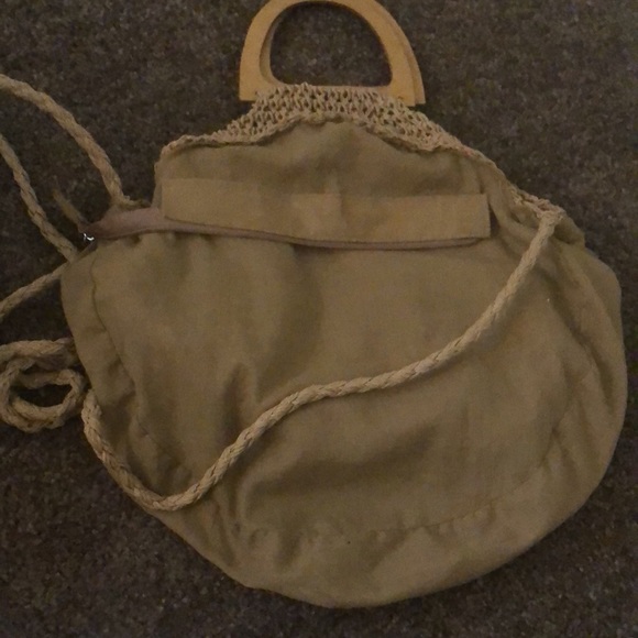 Woven purse, wooden handles - Picture 5 of 6